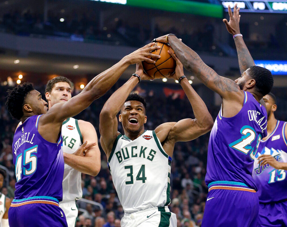 雄鹿战胜爵士，强势掌握西部排名头名位置的简单介绍