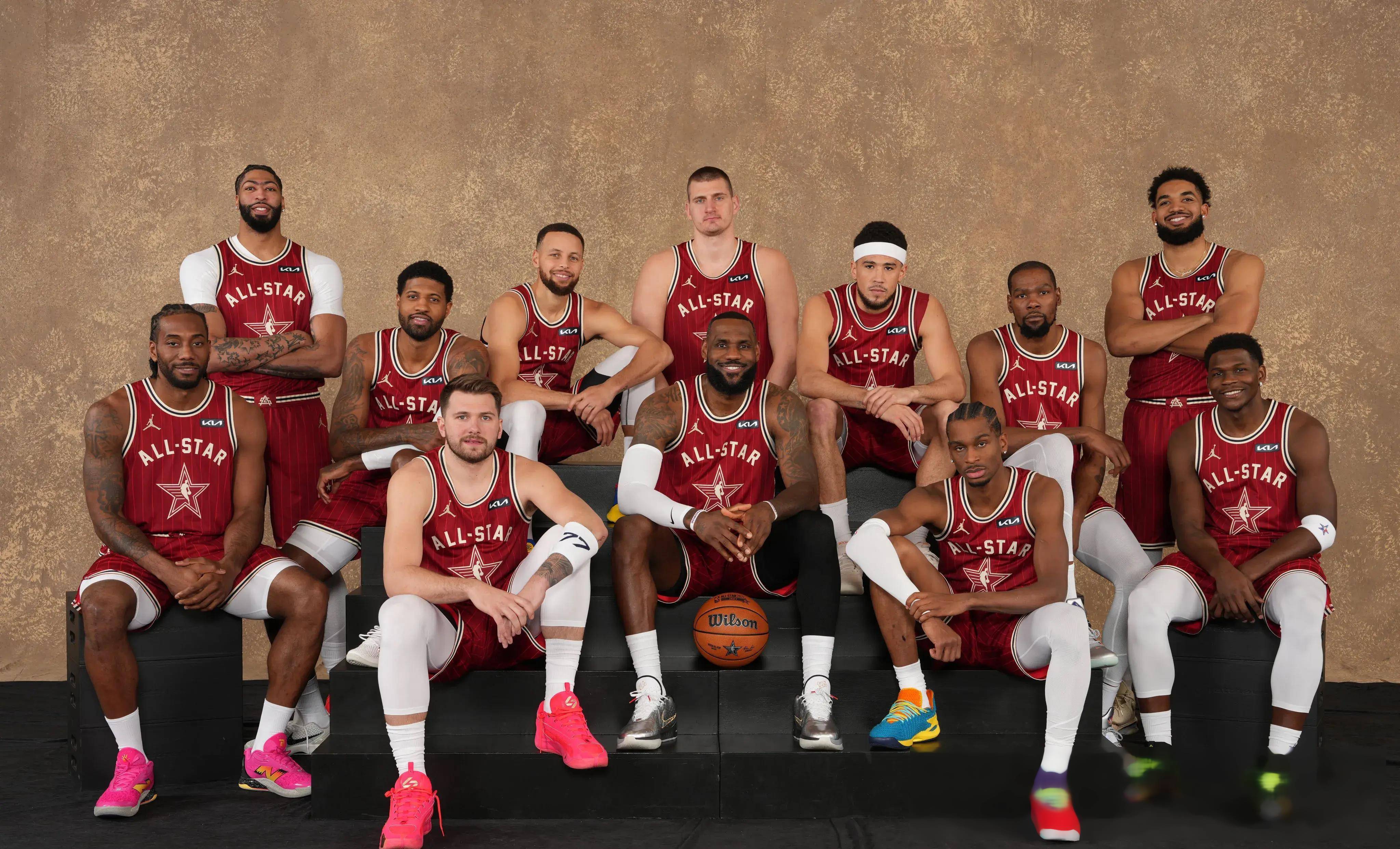 半岛体育投注-全球篮球烽火点燃：赛场明星璀璨绽放的简单介绍