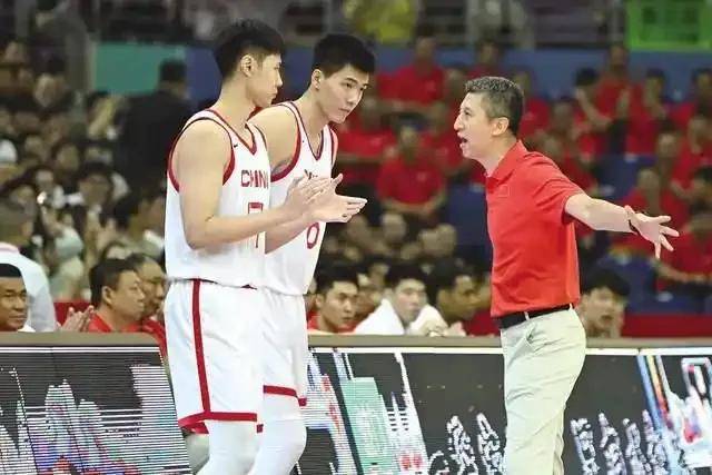 半岛体育课程-包含香港男篮挑战困难，全力备战冲击胜利的词条