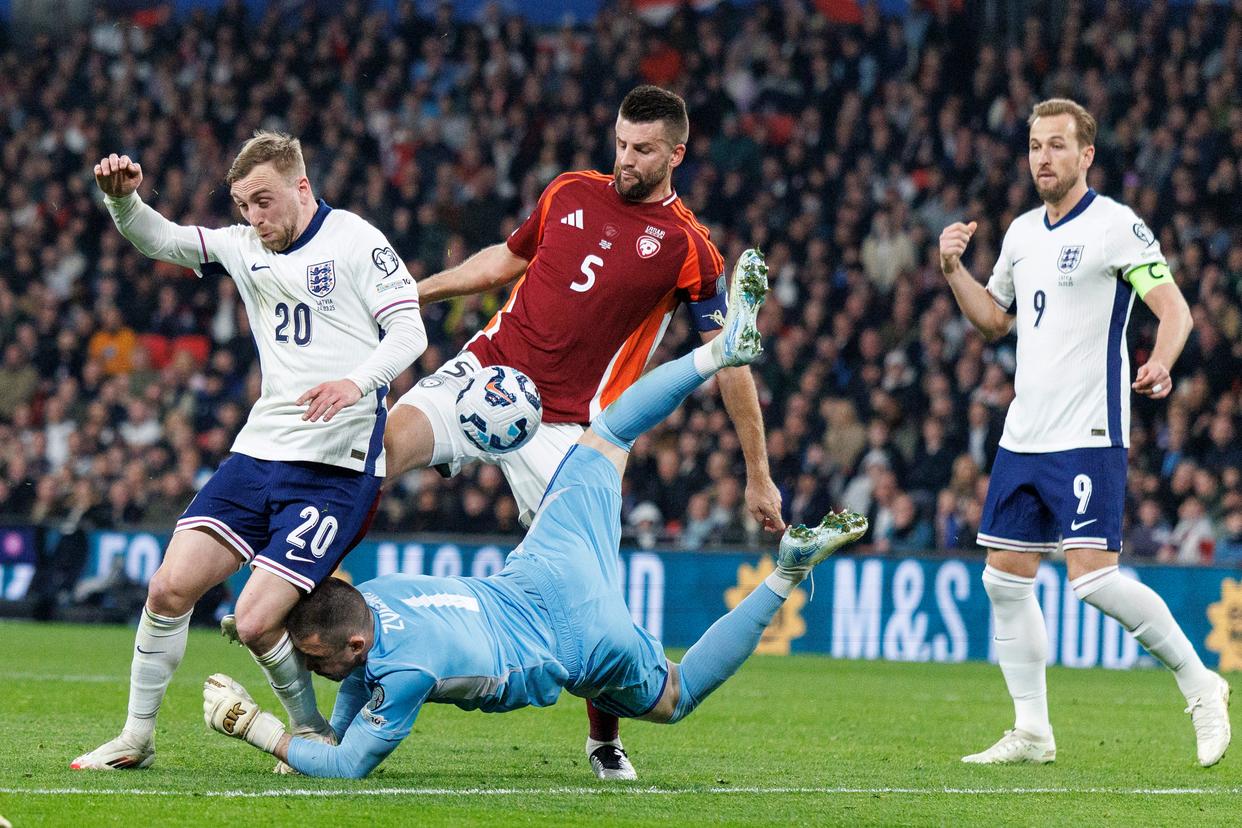 包含英格兰力克瑞士，豪取欧预赛小组第一的词条