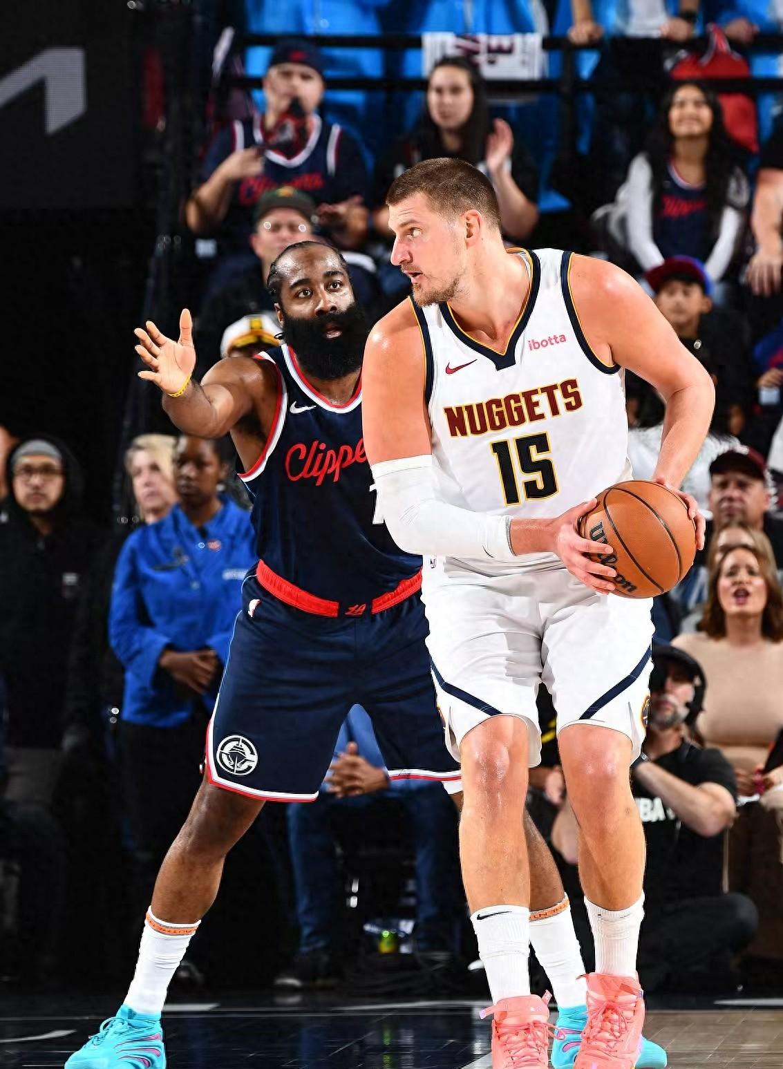 半岛体育培训-关于快船队遭遇连败，球队士气低迷的信息