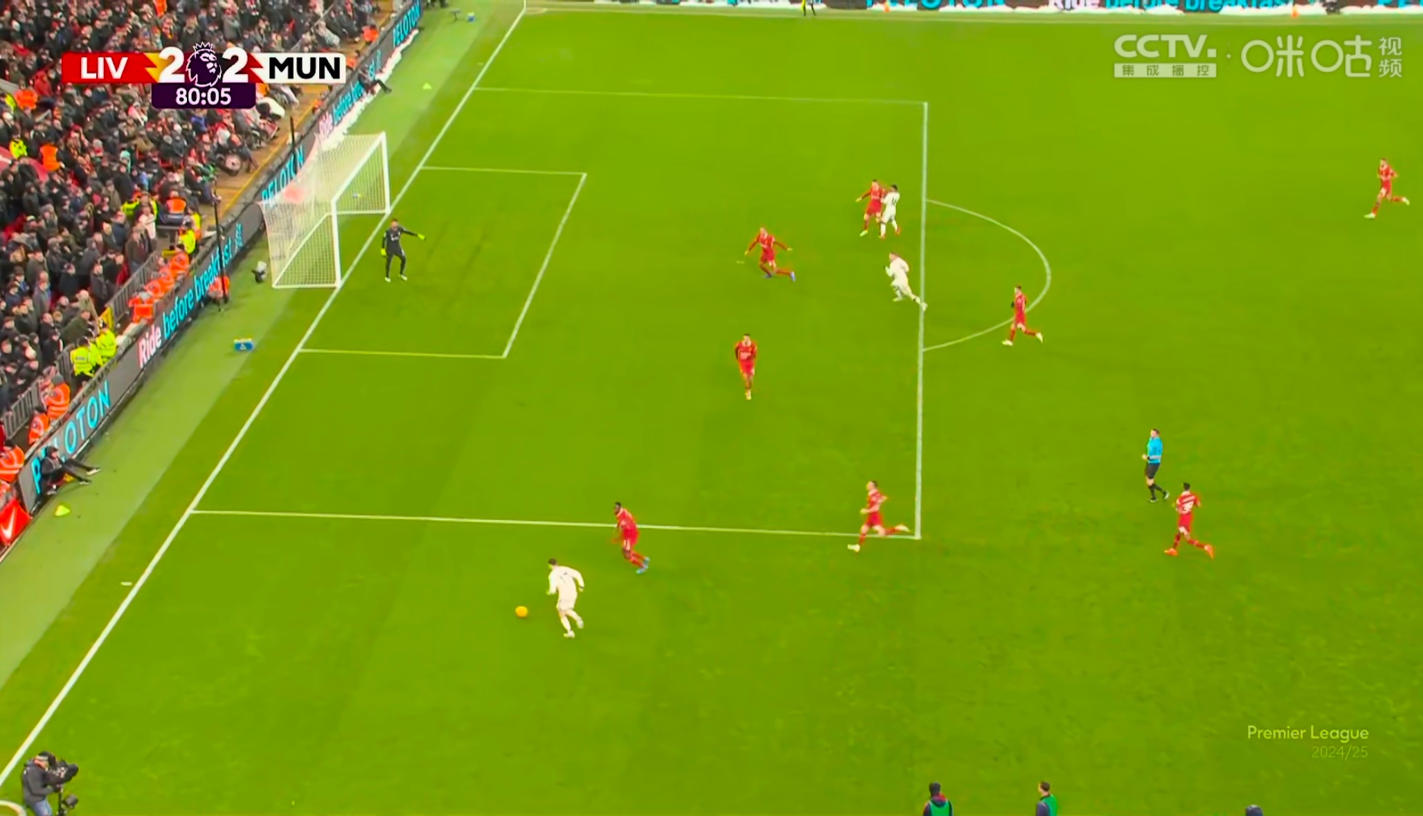 半岛体育在线-利物浦战平对手，拜仁慕尼黑大胜对手