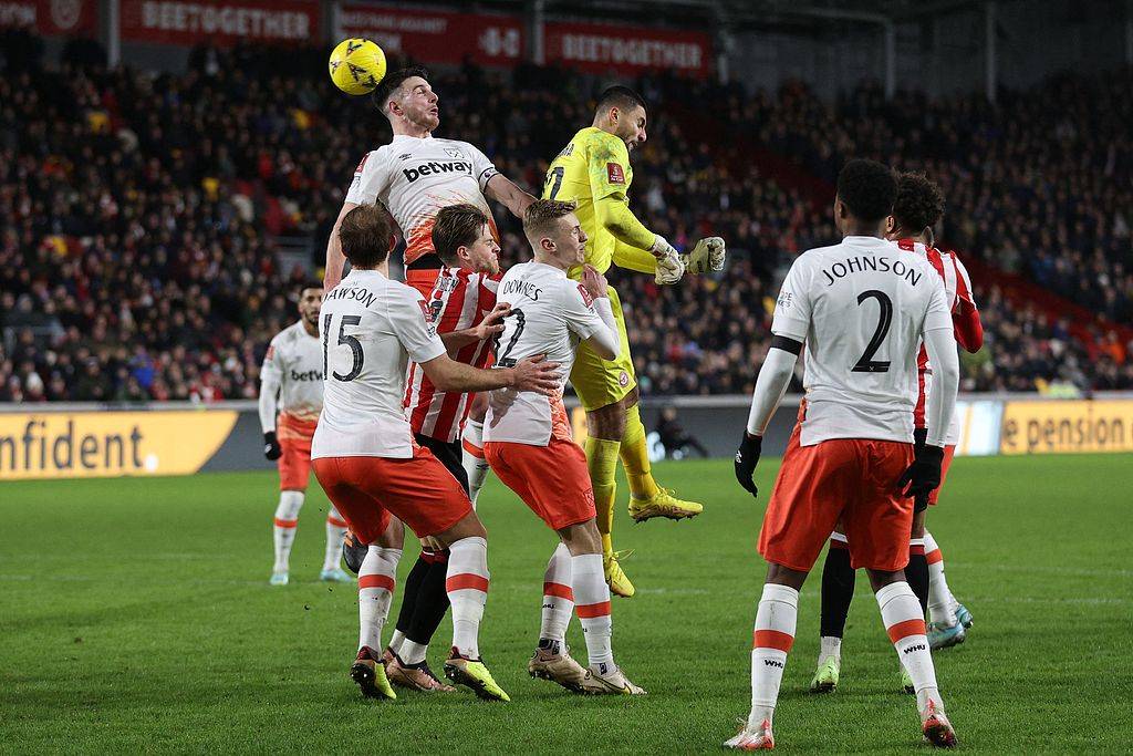伯恩茅斯客场击败西汉姆联，止住连败的简单介绍