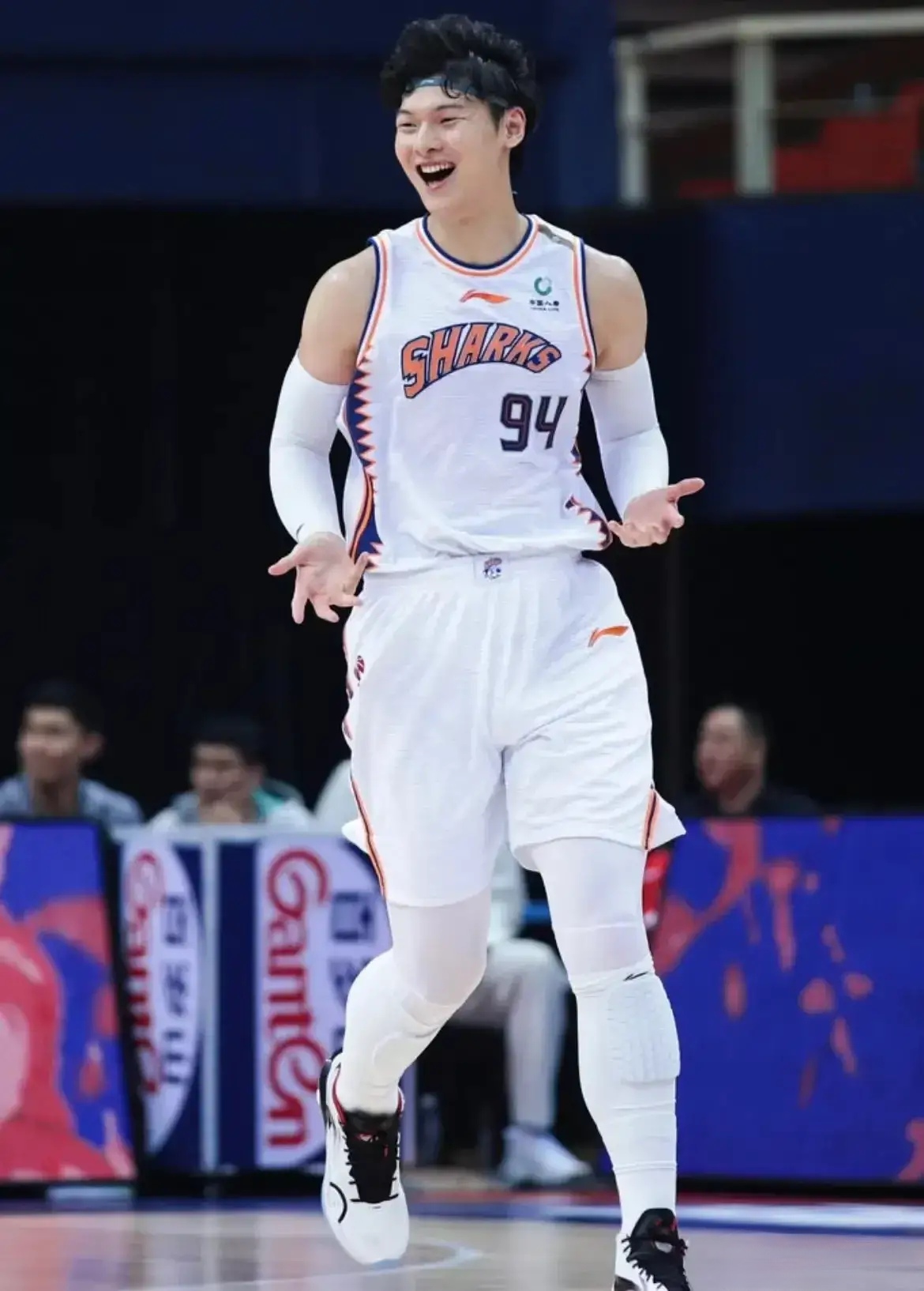 中东球队斩获关键胜利晋级八强赛