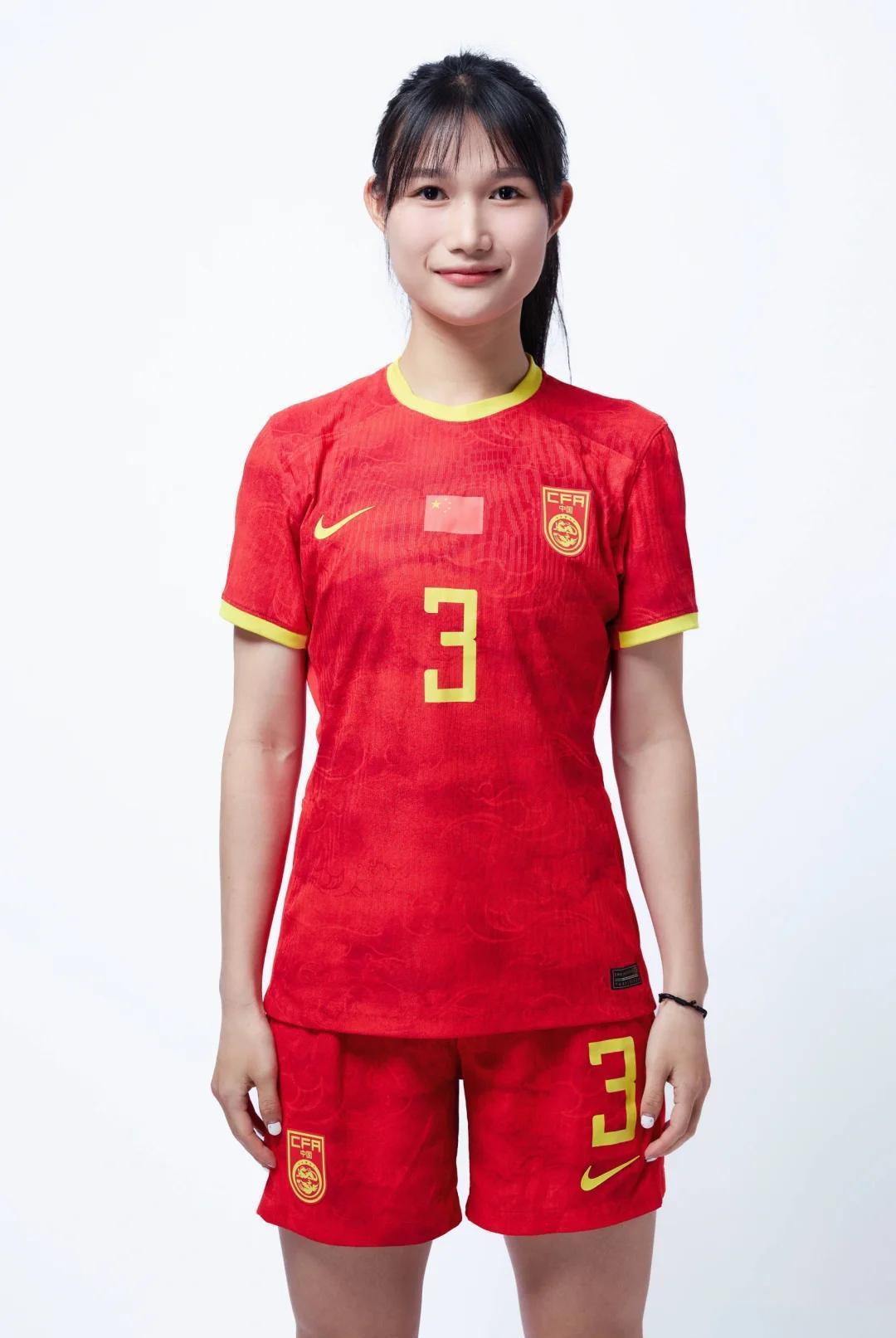 中国女足重整旗鼓，队员积极备战，实现梦想！的简单介绍