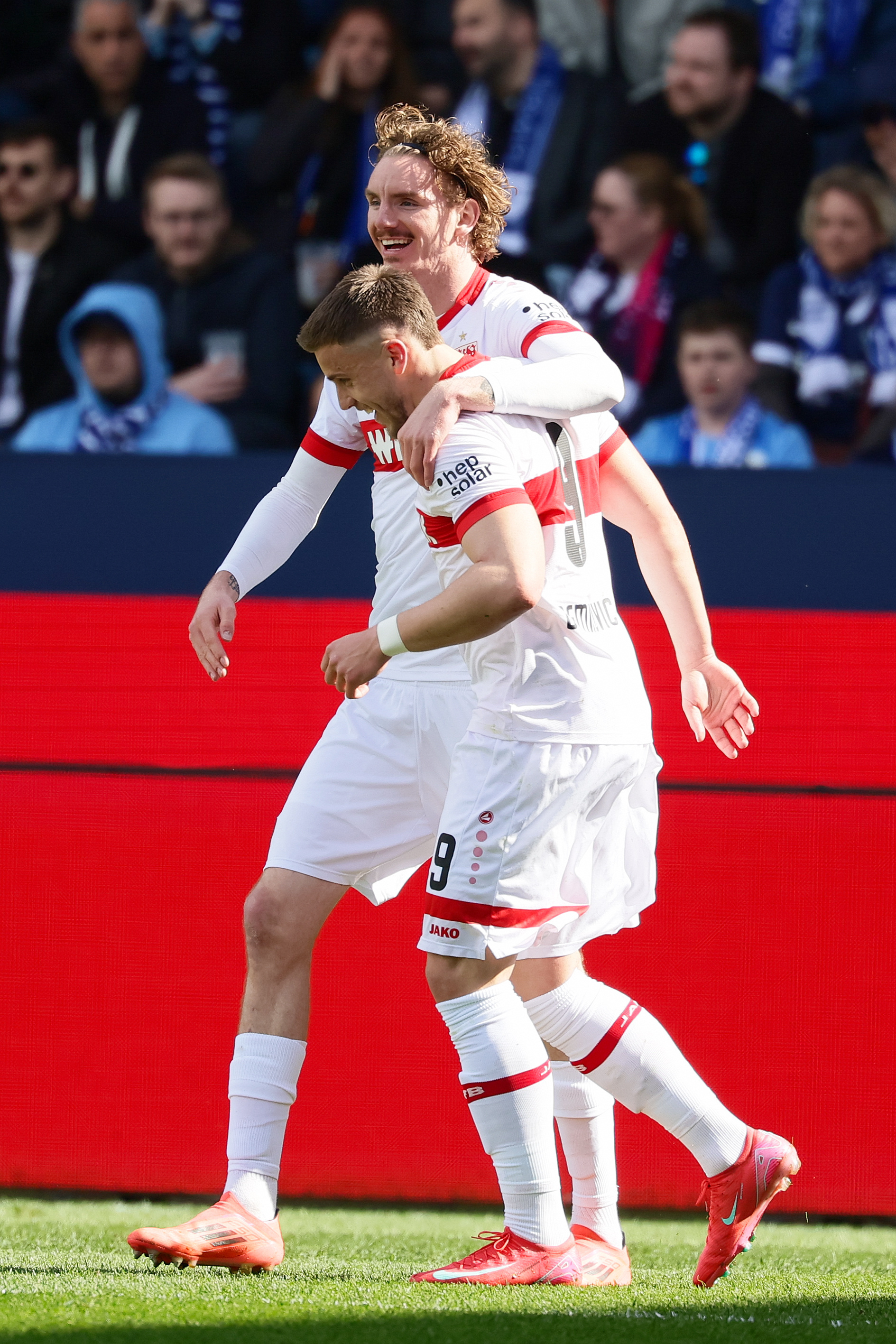 半岛体育下载-斯图加特客场大胜，踢出出色表现