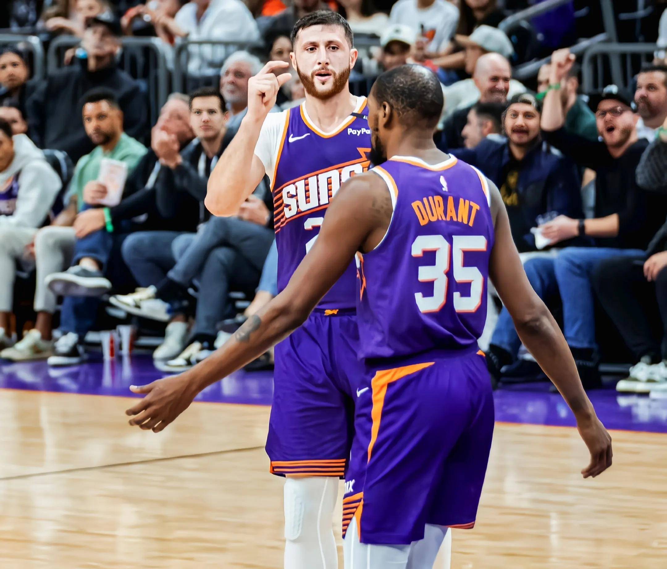 包含太阳不敌对手，内线失守致连败累累的词条