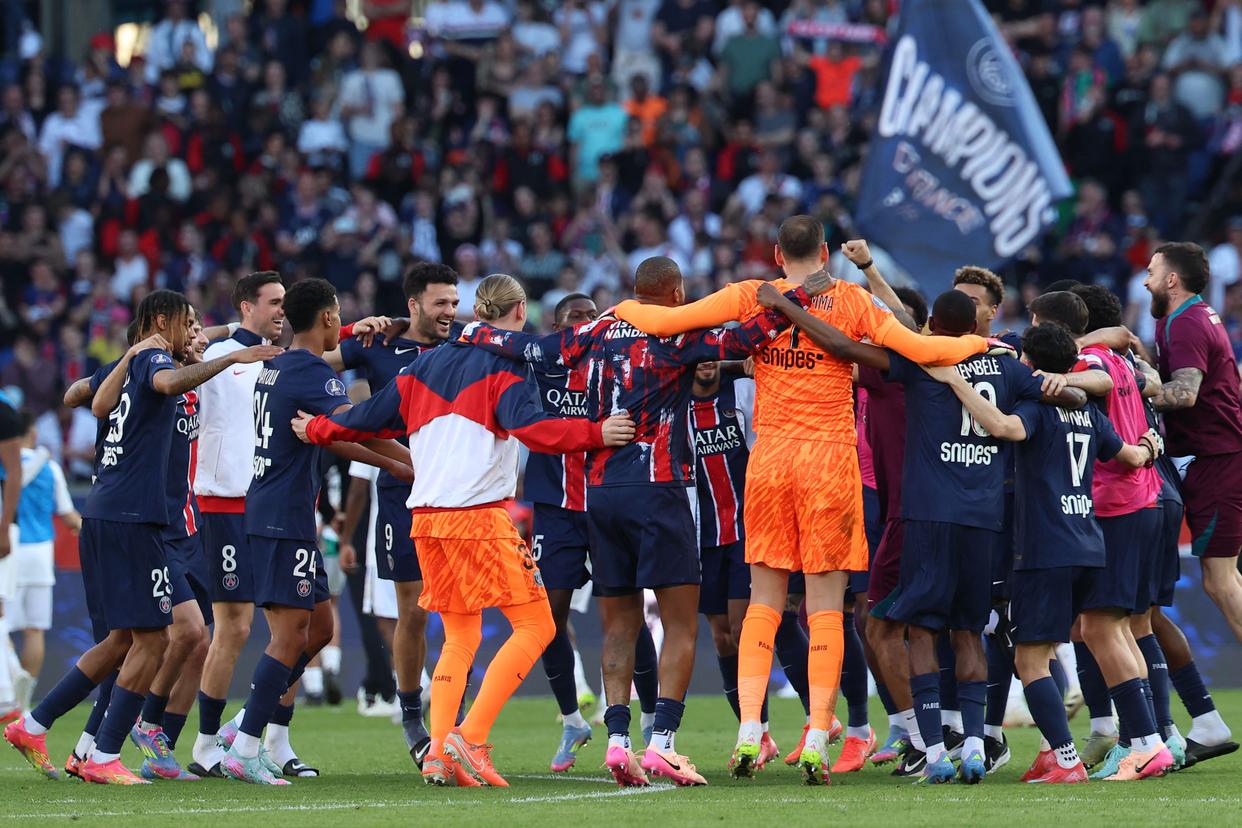 半岛体育培训-巴黎圣日耳曼实力碾压对手，法甲霸主之姿再现