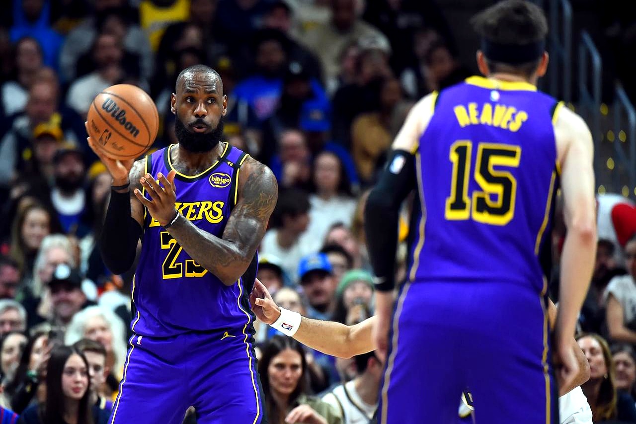 湖人客场击败骑士，继续领跑西部