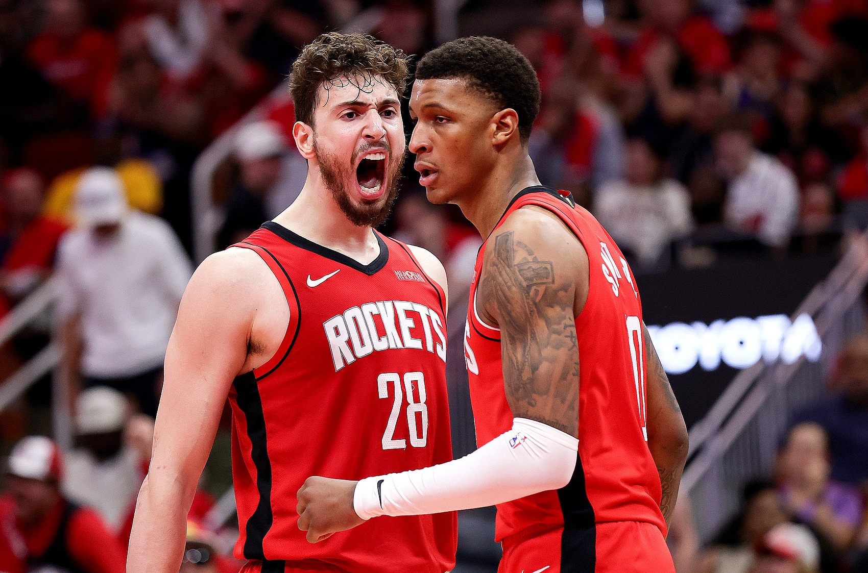 太阳队关键时刻发挥，赢得关键胜利晋级次轮的简单介绍